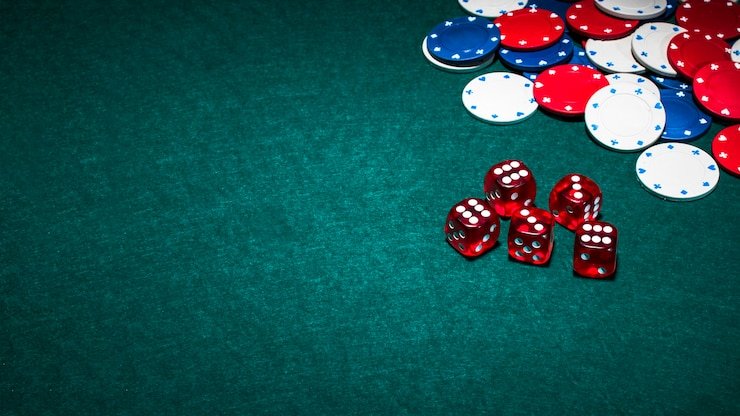 Tampilan meja Speed Roulette dengan dealer profesional dan roda roulette yang difilmkan dengan multikamera